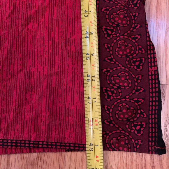 New Made in India Red Black & Gold Cotton “Free Size” V-Neck Dress w/Side Slits - Picture 10 of 11